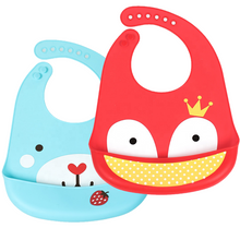 Load image into Gallery viewer, Red and Blue babi hapi silicone bib set 
